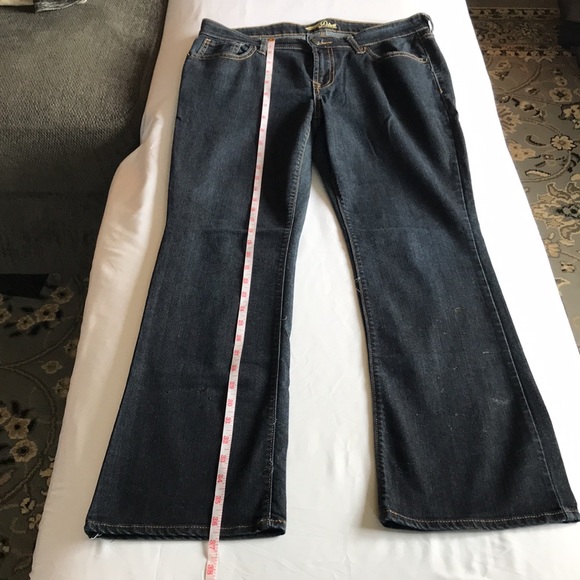 Old Navy The Diva Bootcut Jeans - Picture 9 of 12